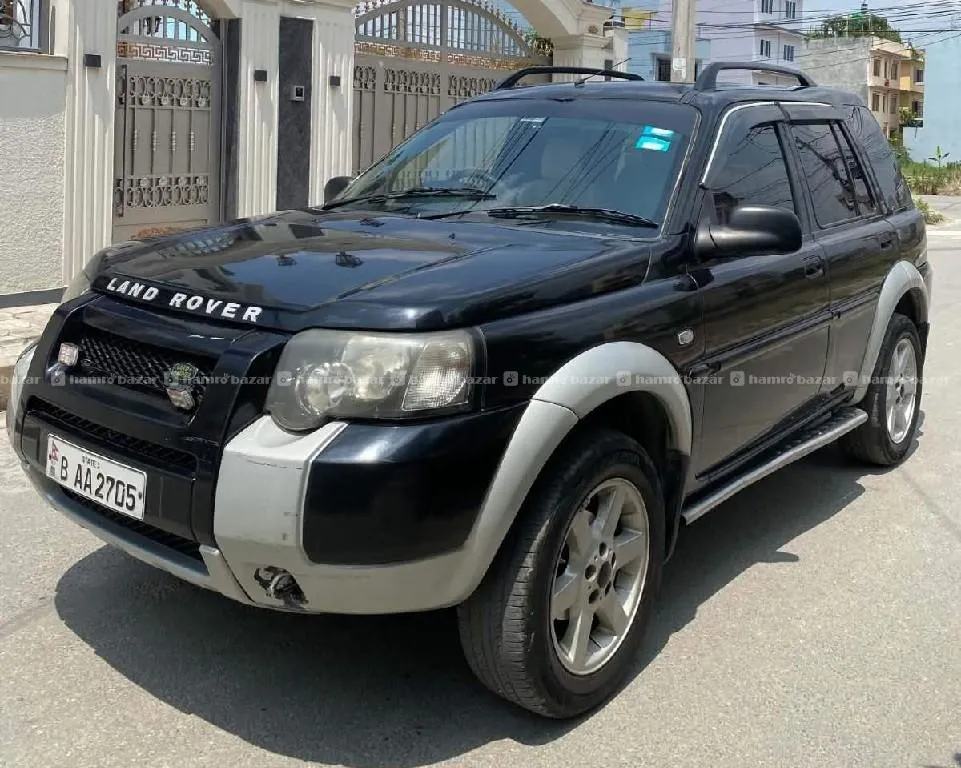 land rover 2005 model 9818846575 or 9768397661 3