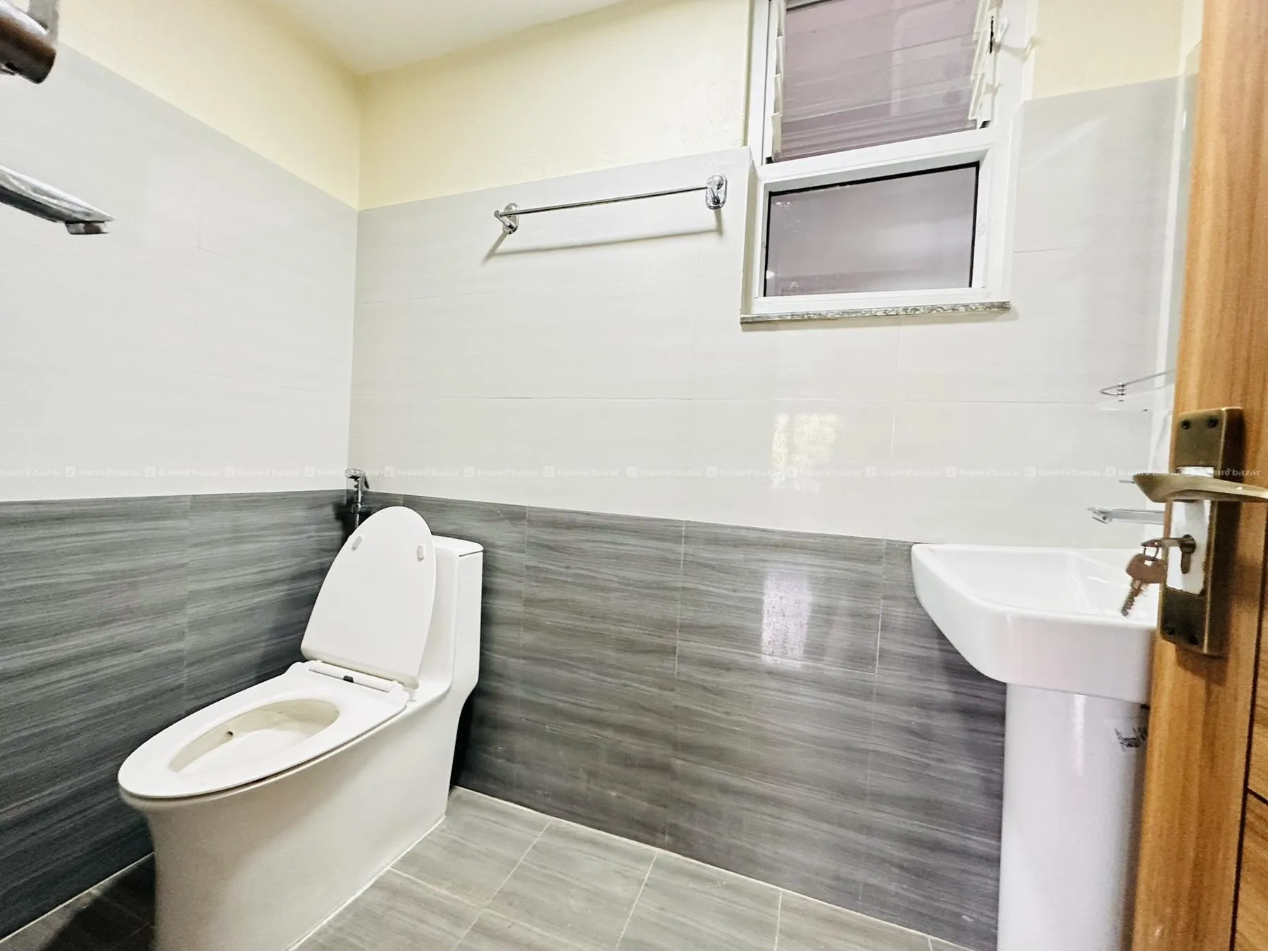 3BHK 2BATH FLAT FOR RENT AT MANDIKATAR 6