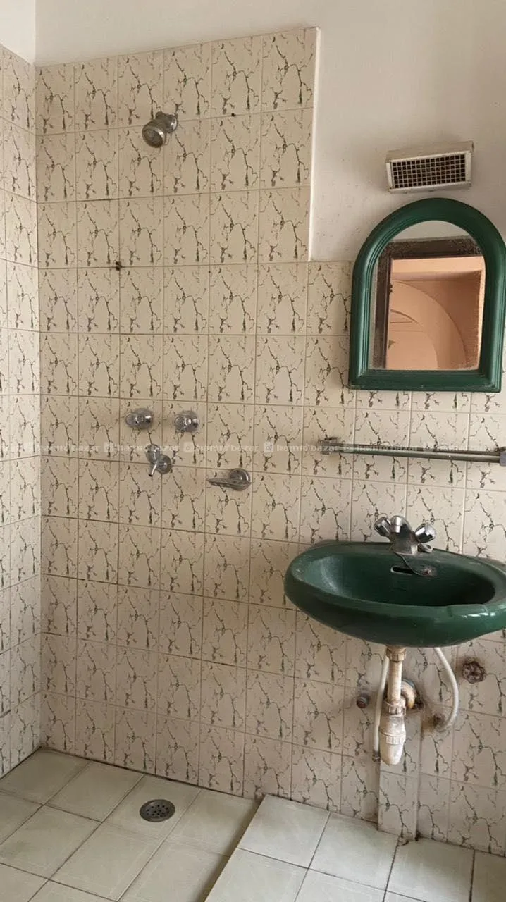 2 BEDROOM WITH LIVINGROOM BATHROOM AND KITCHEN 6