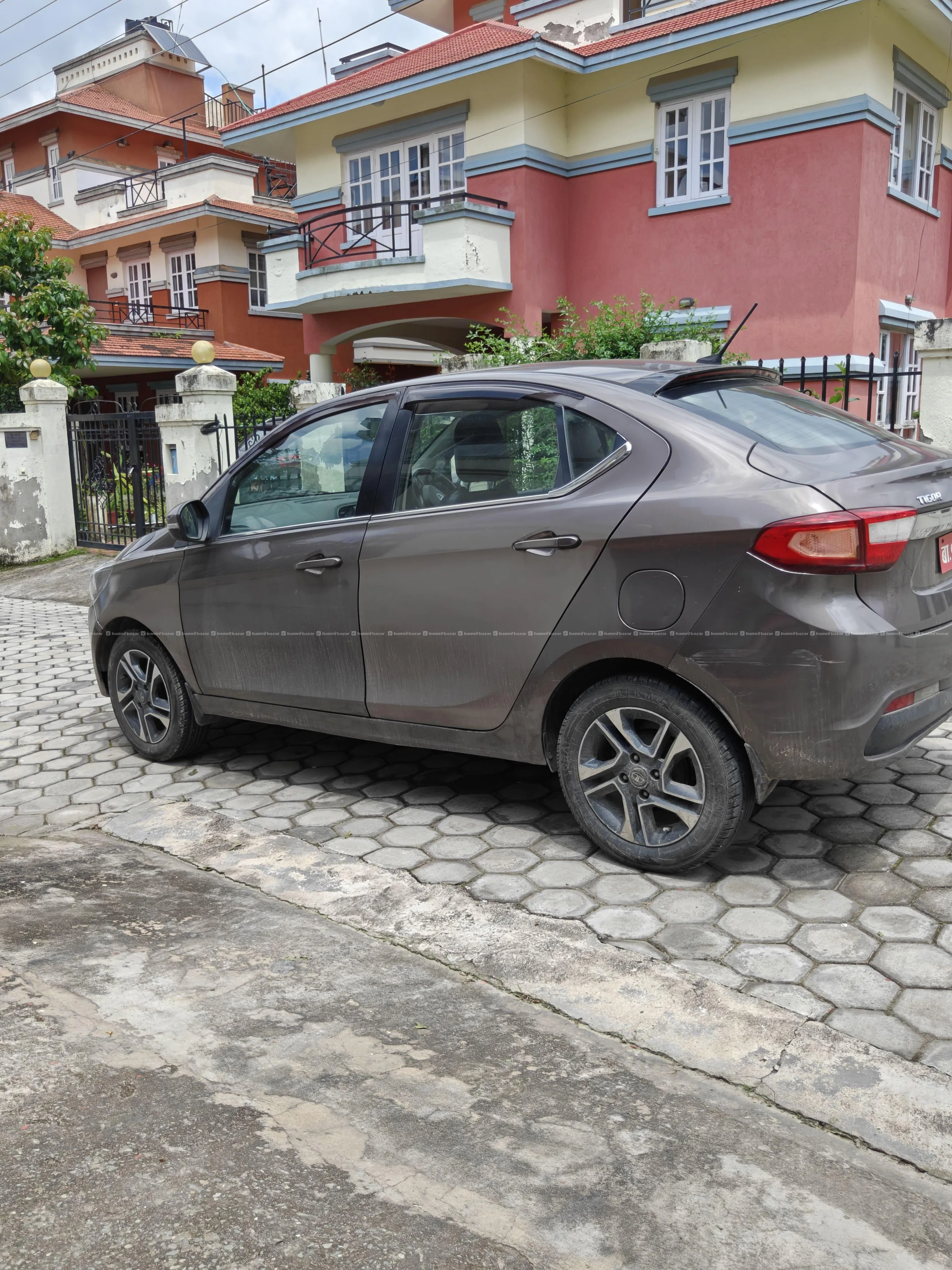 Tata Tigor 2017 (Registered and used 2018) 3
