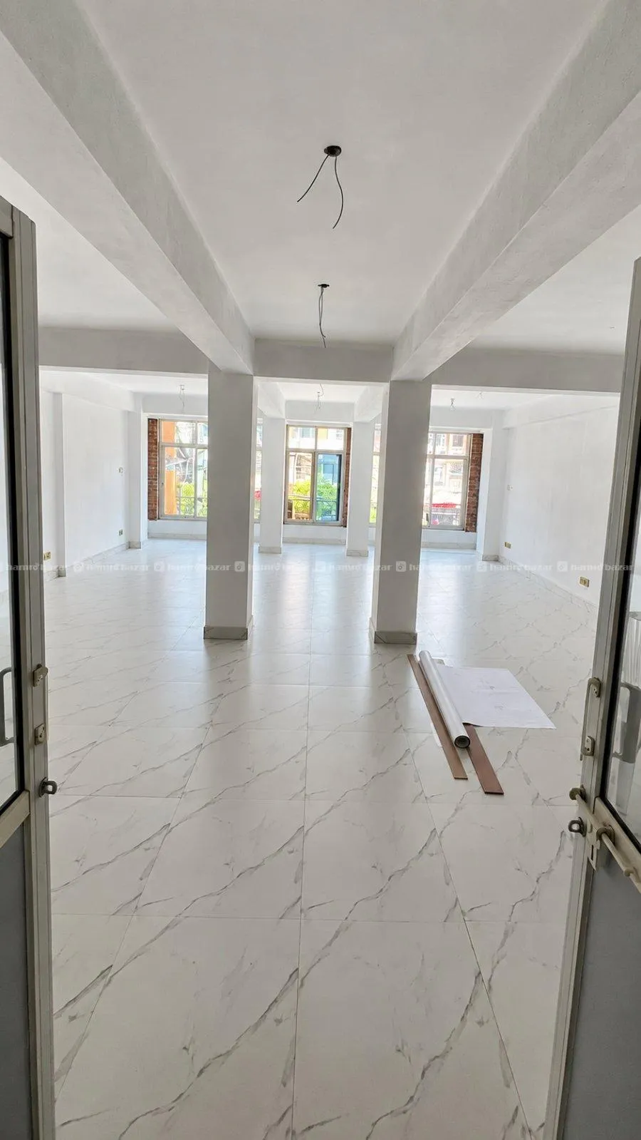 commercial building available on rent Kupondol 5