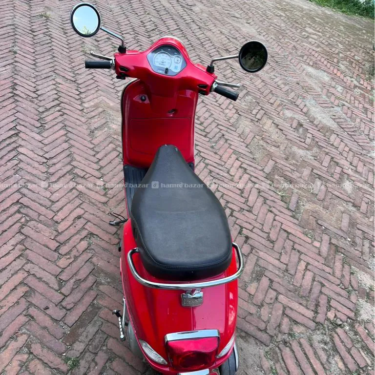 Vespa LX 125 3