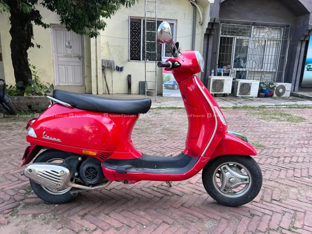 Vespa LX 125 2