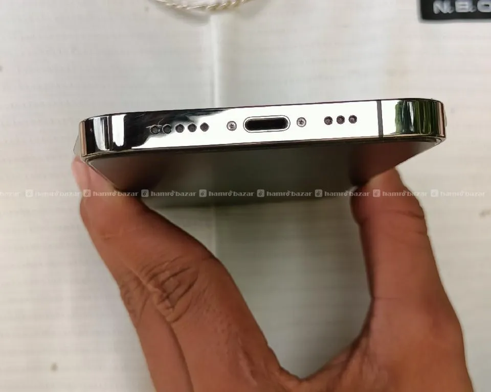 IPhone 12 pro 2week used only 4