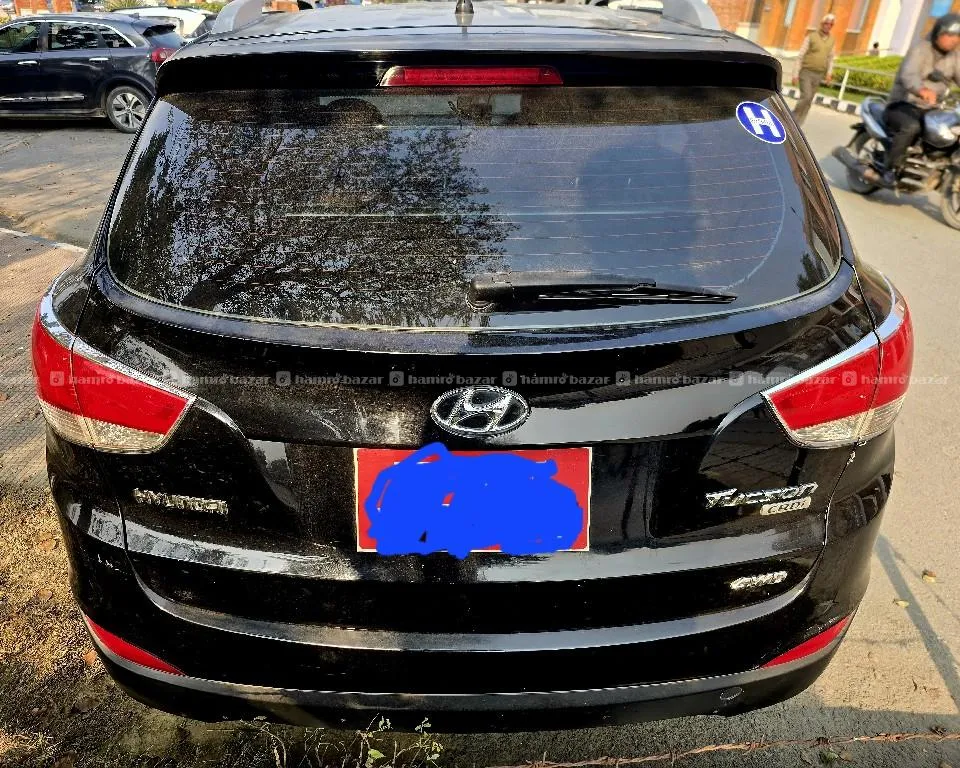 HYUNDAI TUCSON IX35 4WD SALE 3