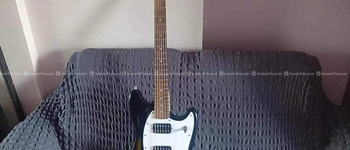 Squier Mustang Mint condition 3
