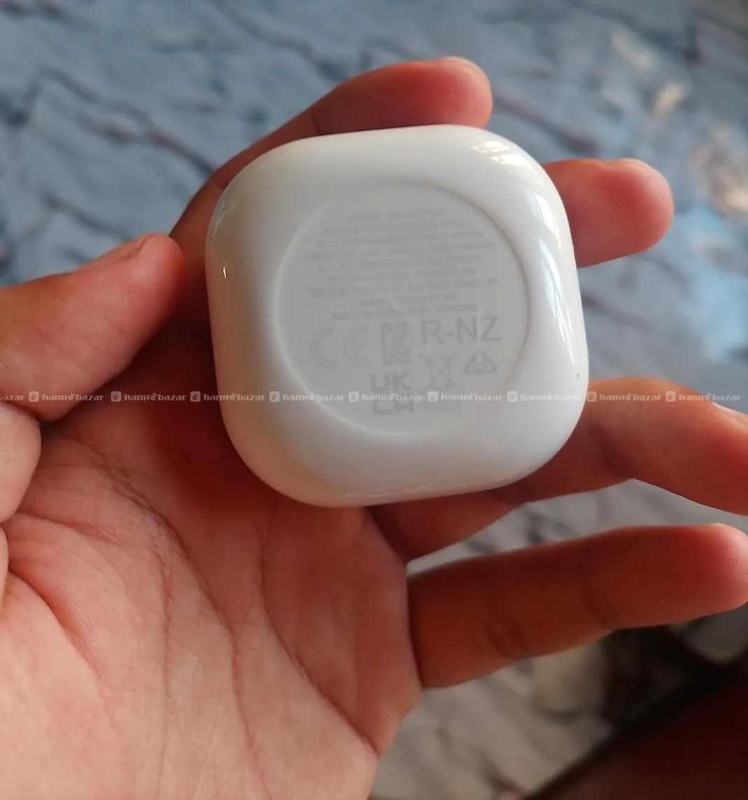 Samsung Earbuds 2 in black color 2