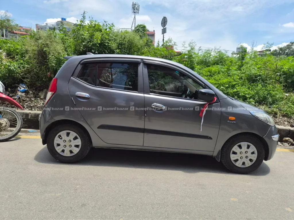 Hyundai i10 Astha (2010 model) Top Model 2