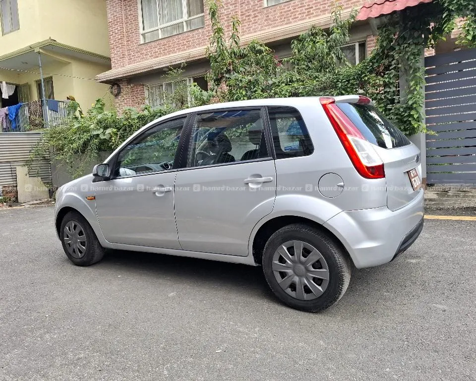single Hand Ford Figo 2013 model 3