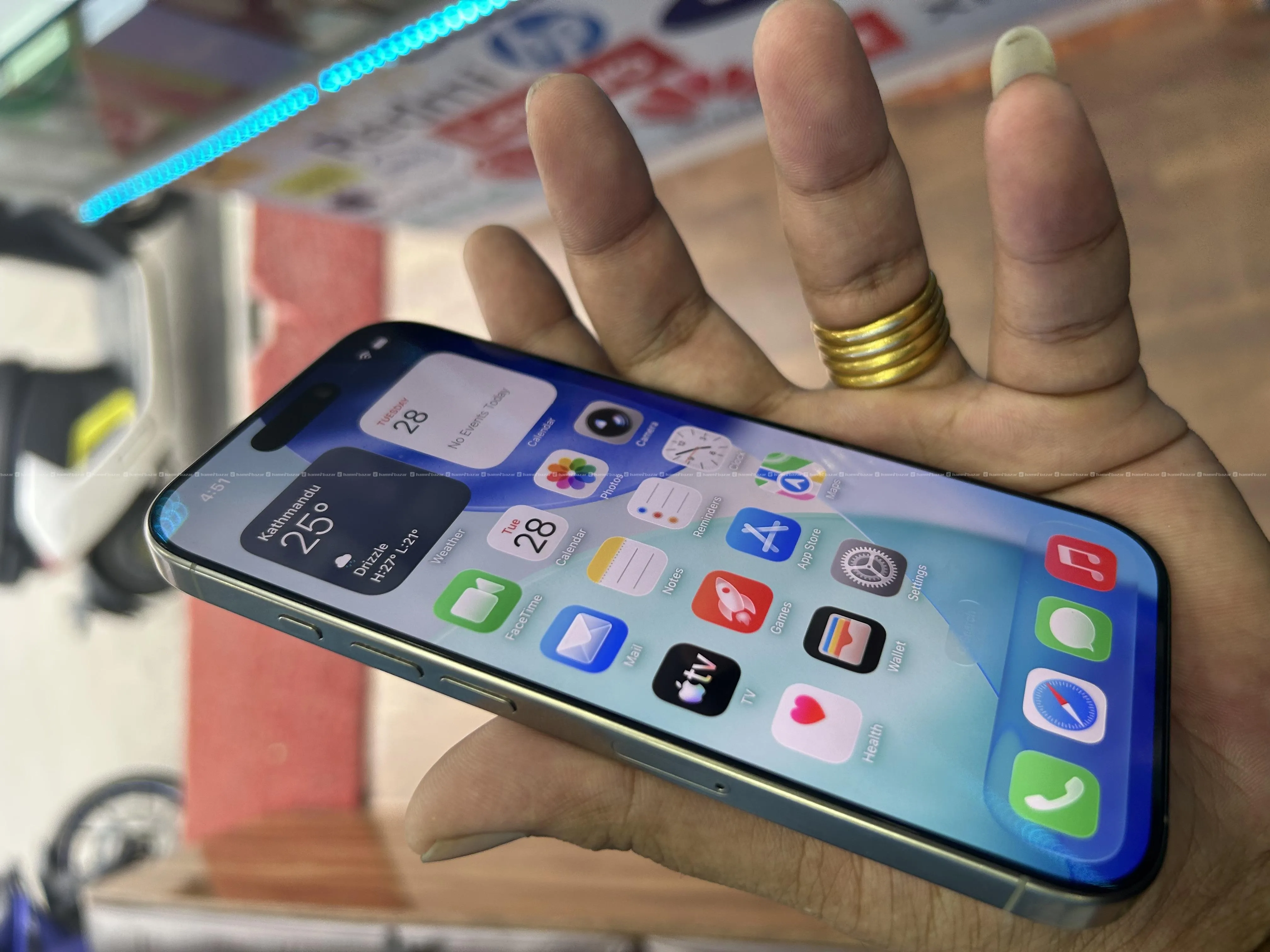 iphone 16 pro (128) gb bh 90%✅ fully geniune set 6