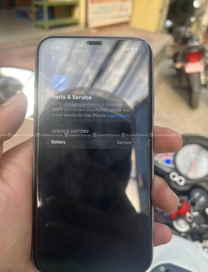 Iphone 11 (64GB storage , 71% battery health) 3