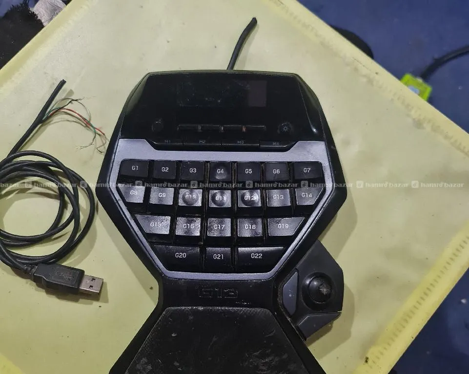 Logitech G13 Advanced Gameboard. wire néed to fix 4