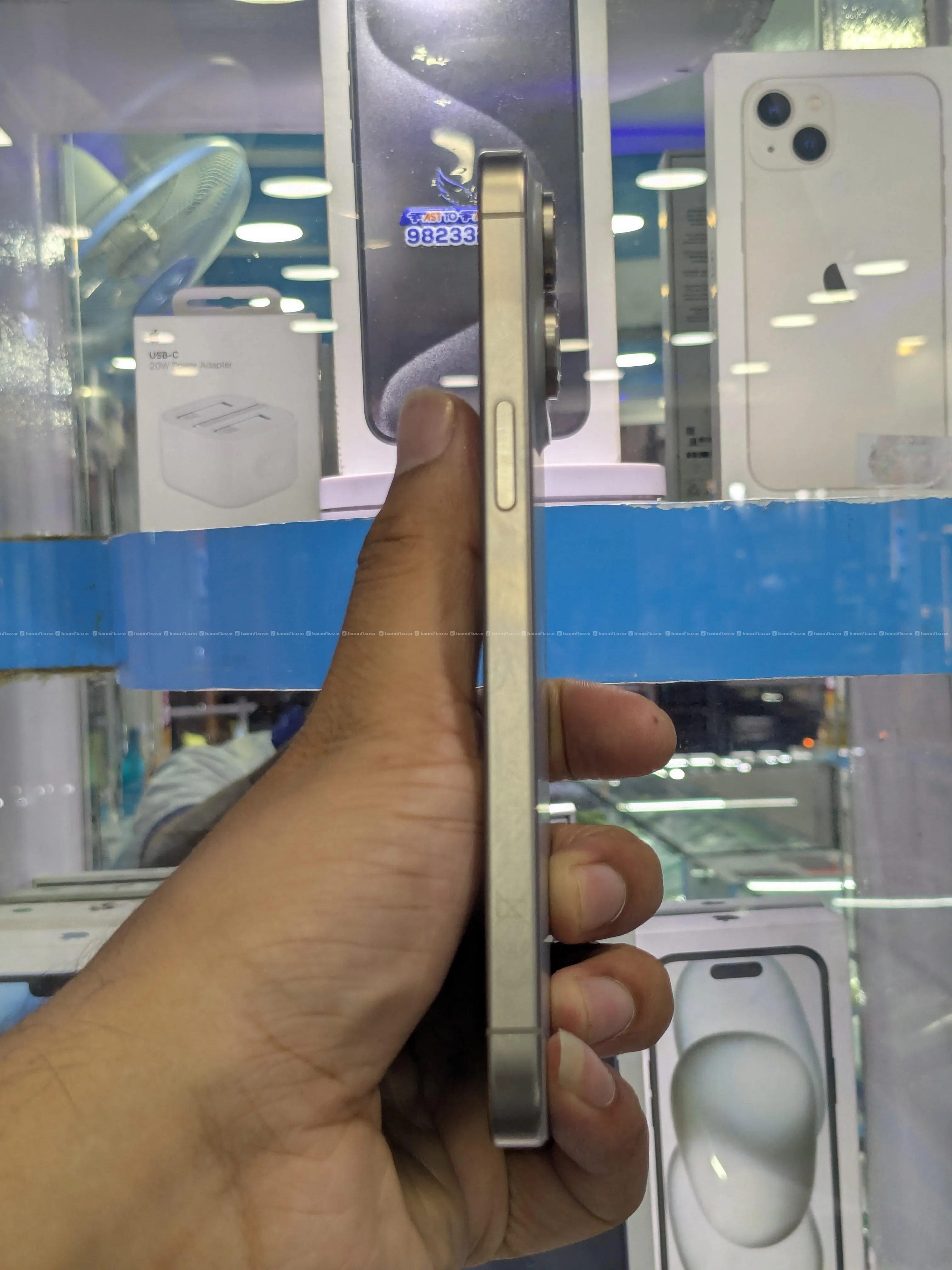 iphone 15 Pro Max 4