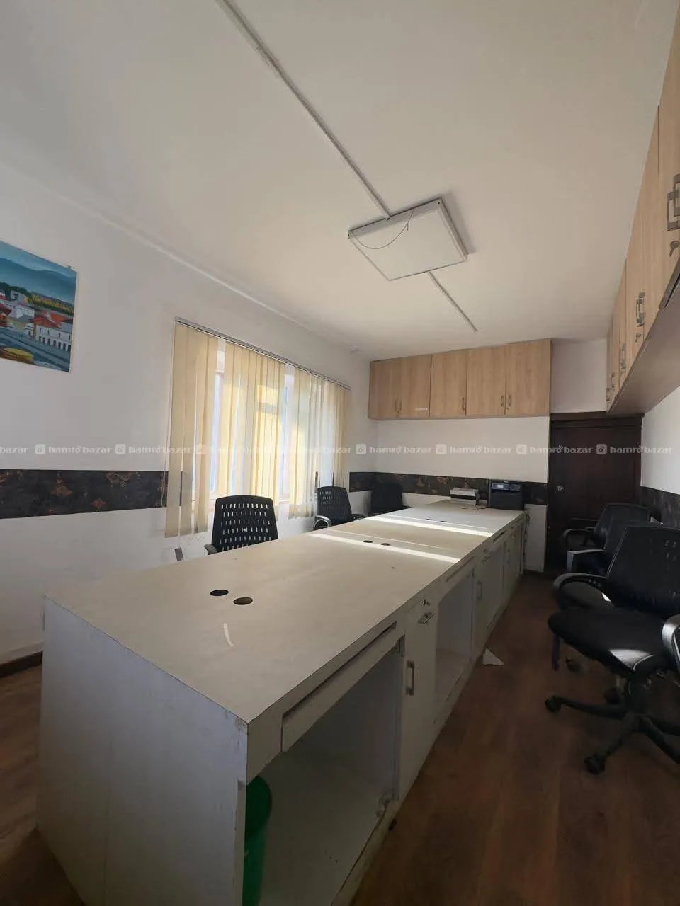 Office space with 2 3 car parking 4