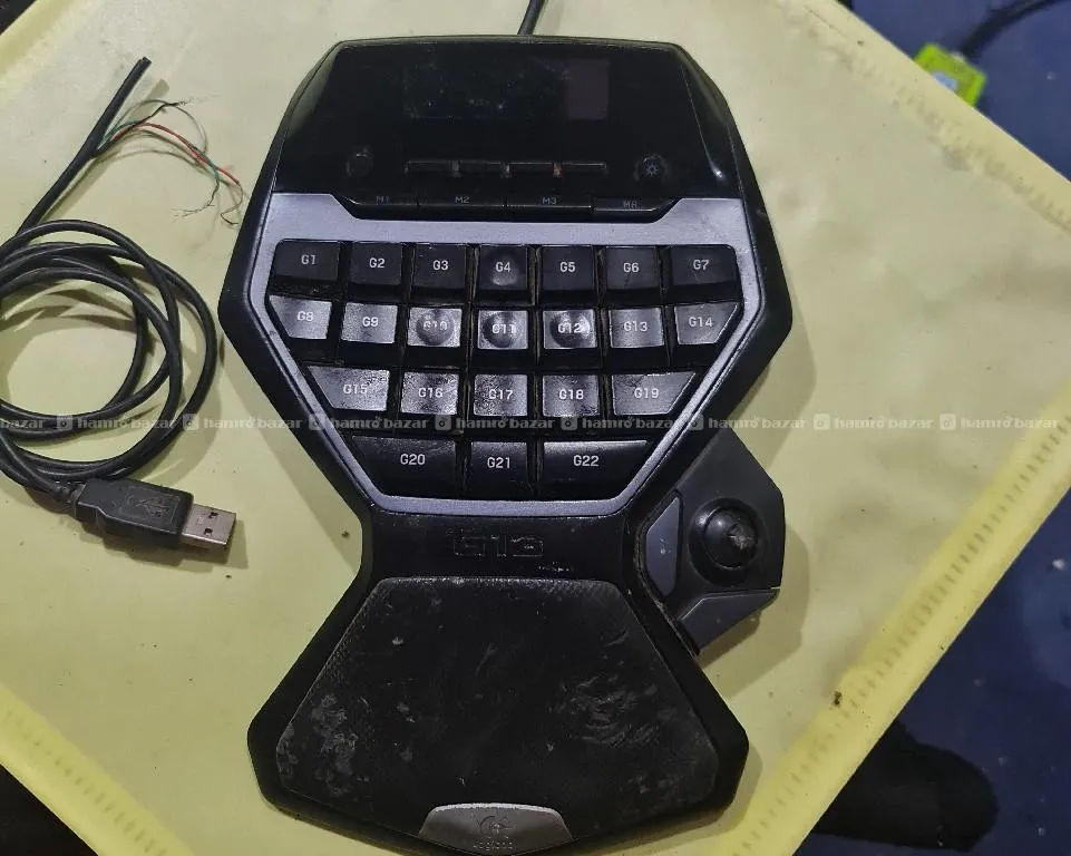 Logitech G13 Advanced Gameboard. wire néed to fix 3