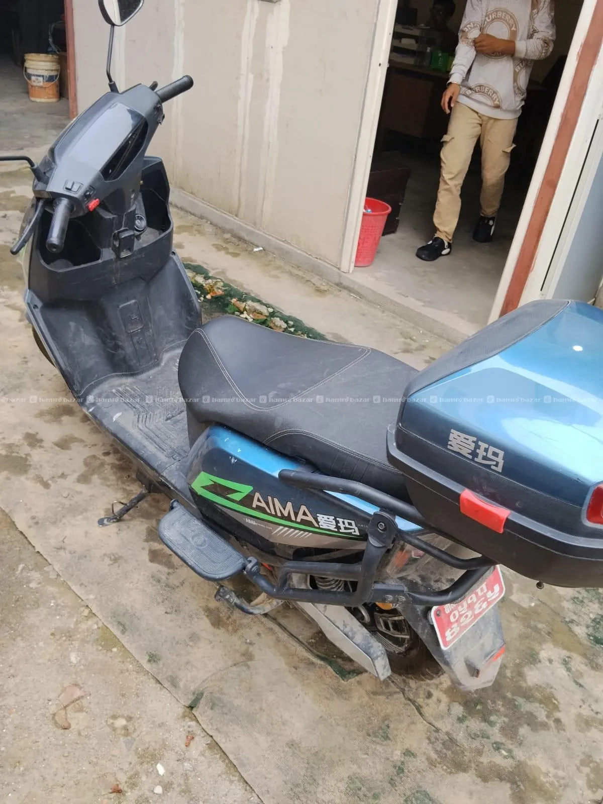 Aima F692 Electric Scooter for Sale 2