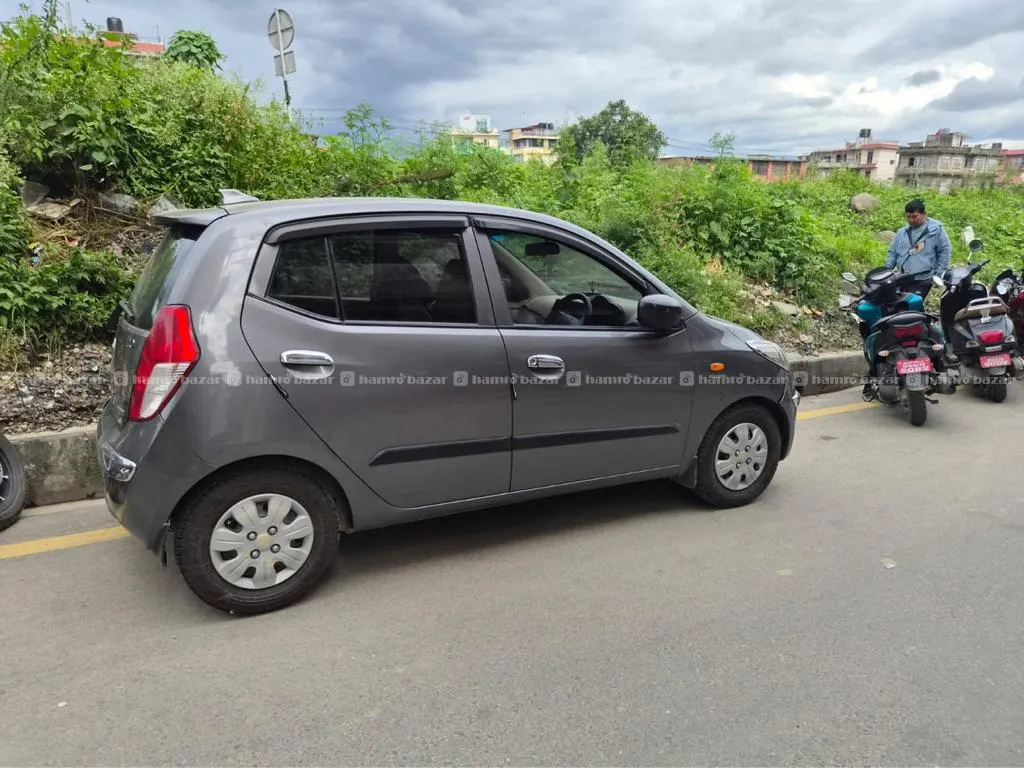 Hyundai i10 Astha (2010 model) Top Model 3