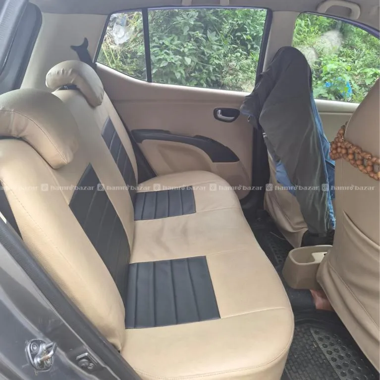 Hyundai i10 Astha (2010 model) Top Model 6