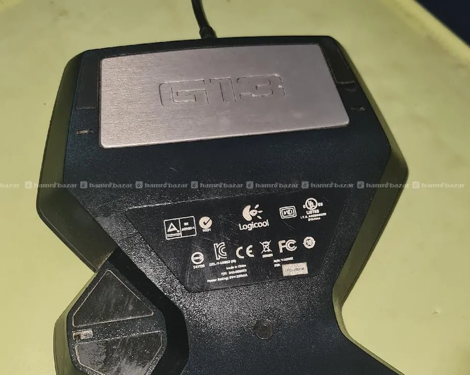 Logitech G13 Advanced Gameboard. wire néed to fix 7