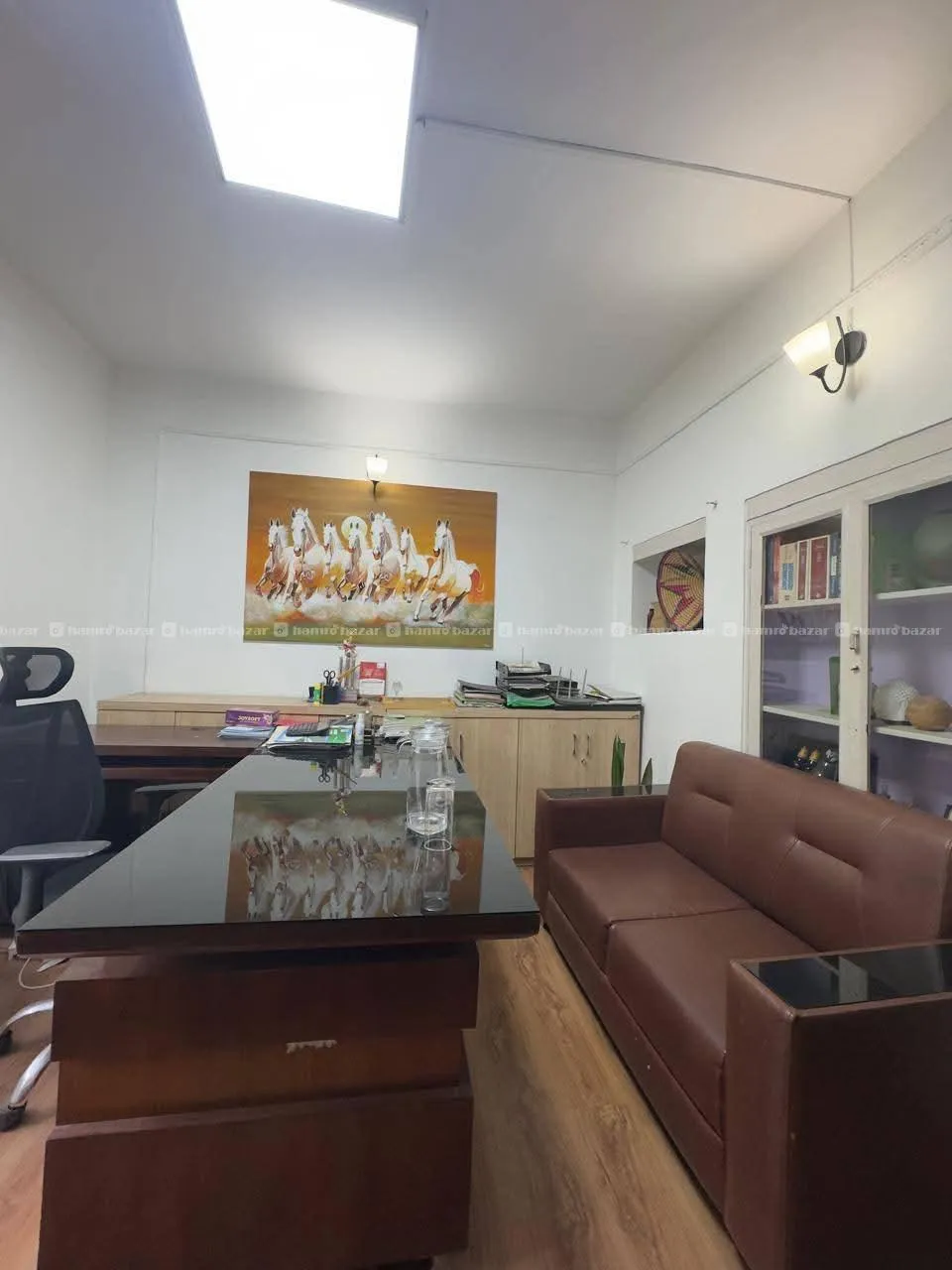 Office space with 2 3 car parking 5