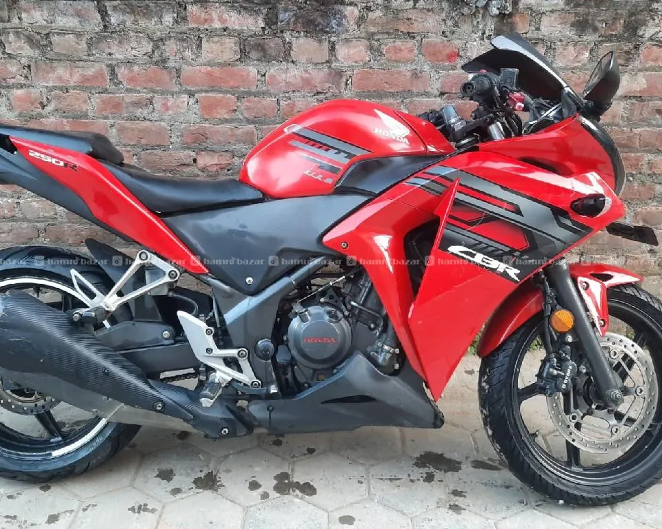 Honda CBR250R Single Hand 6