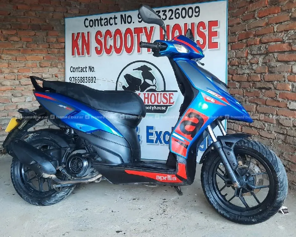 Aprilia SR 125 Strom (004)lot 2