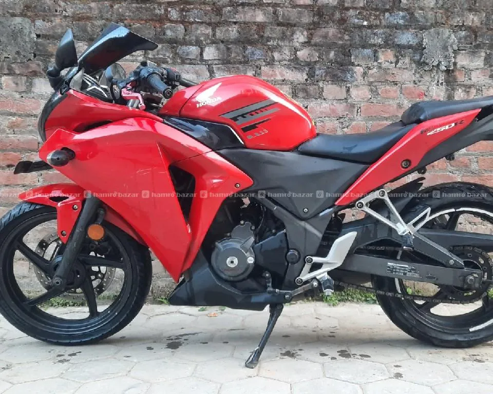 Honda CBR250R Single Hand 4