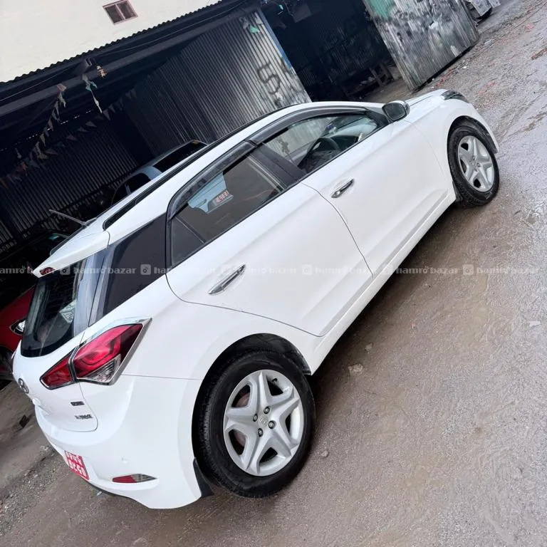 HYUNDAI I20 Asta 2017 Top Variant 4