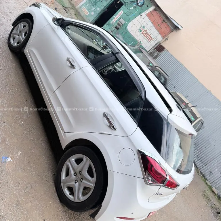 HYUNDAI I20 Asta 2017 Top Variant 2