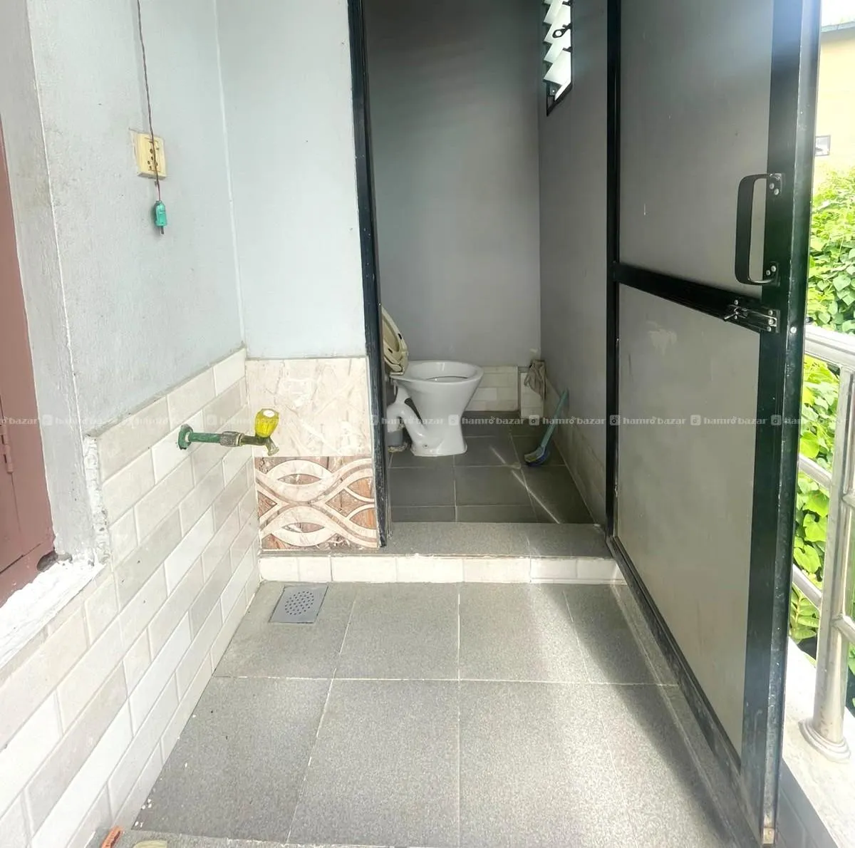 Top Floor Single Room  in Shovahiti, Tikhedewal 3