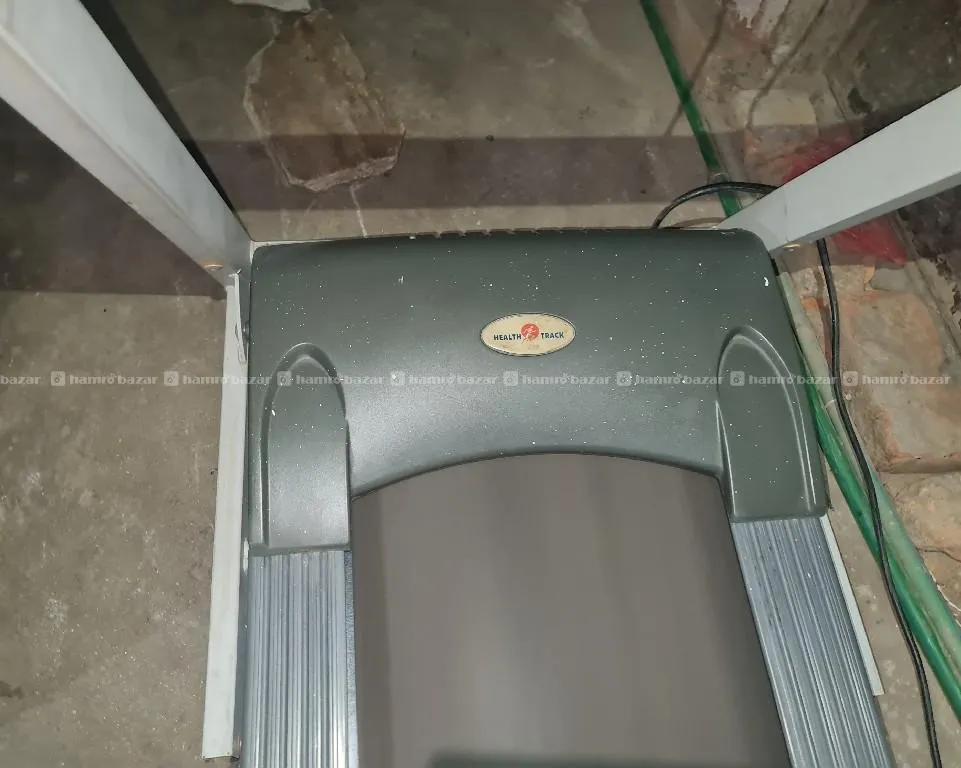Health Track brand motorized treadmill 95kg capaci 2
