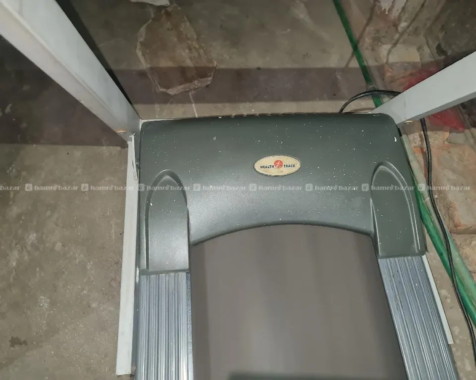 Health Track brand motorized treadmill 95kg capaci 5