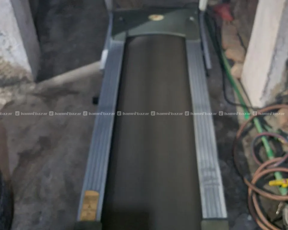 Health Track brand motorized treadmill 95kg capaci 7