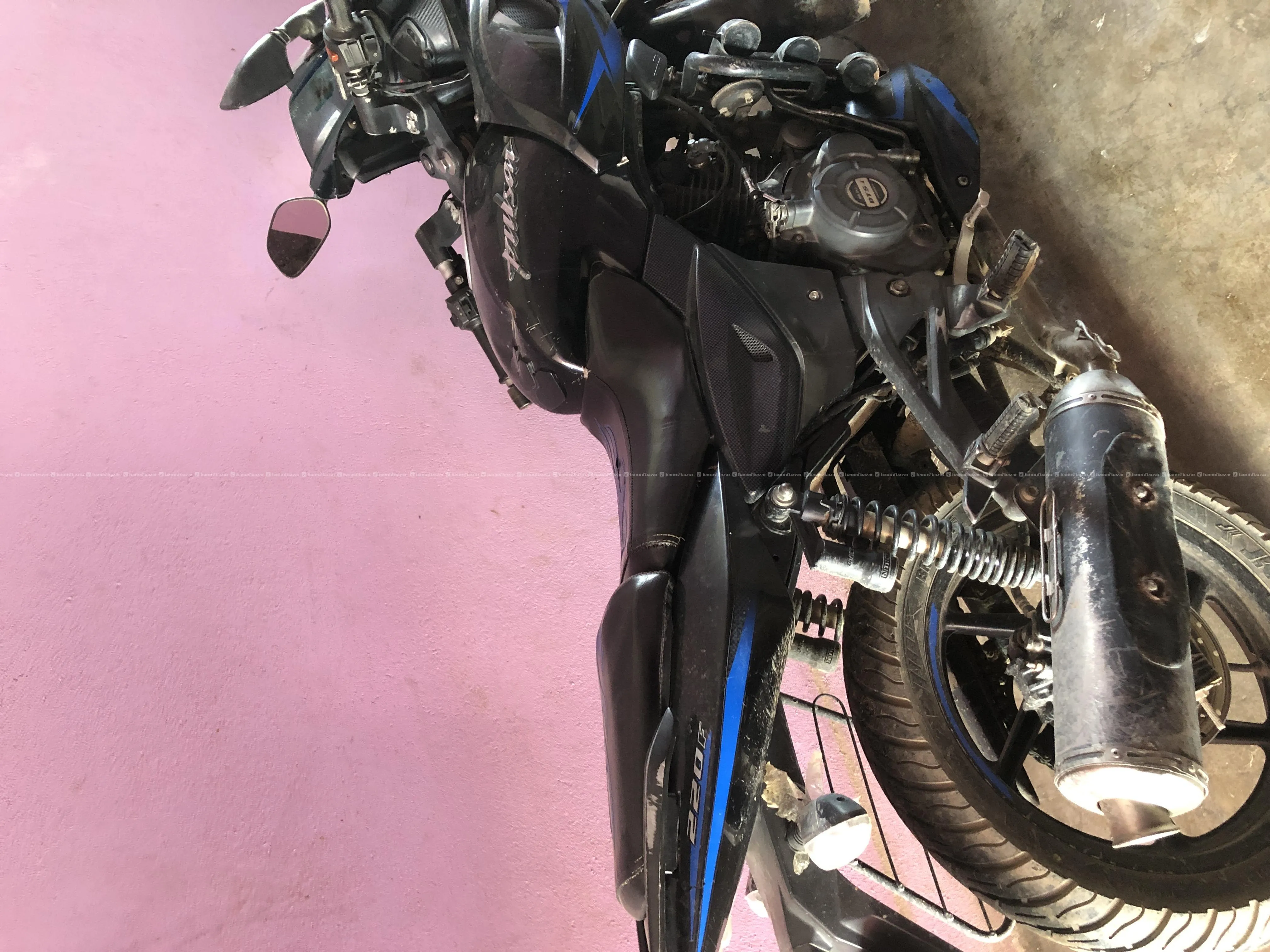 220 Pulsar bike 3