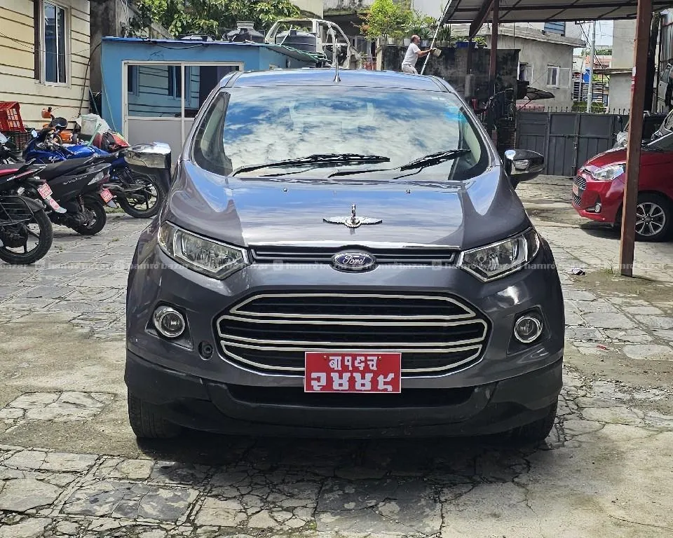 Ford Ecosports Trend 1.5  ( 2016) 3
