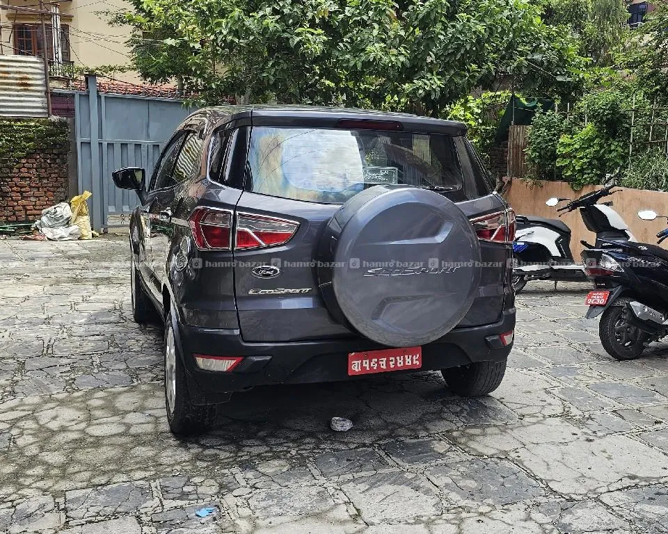 Ford Ecosports Trend 1.5  ( 2016) 5