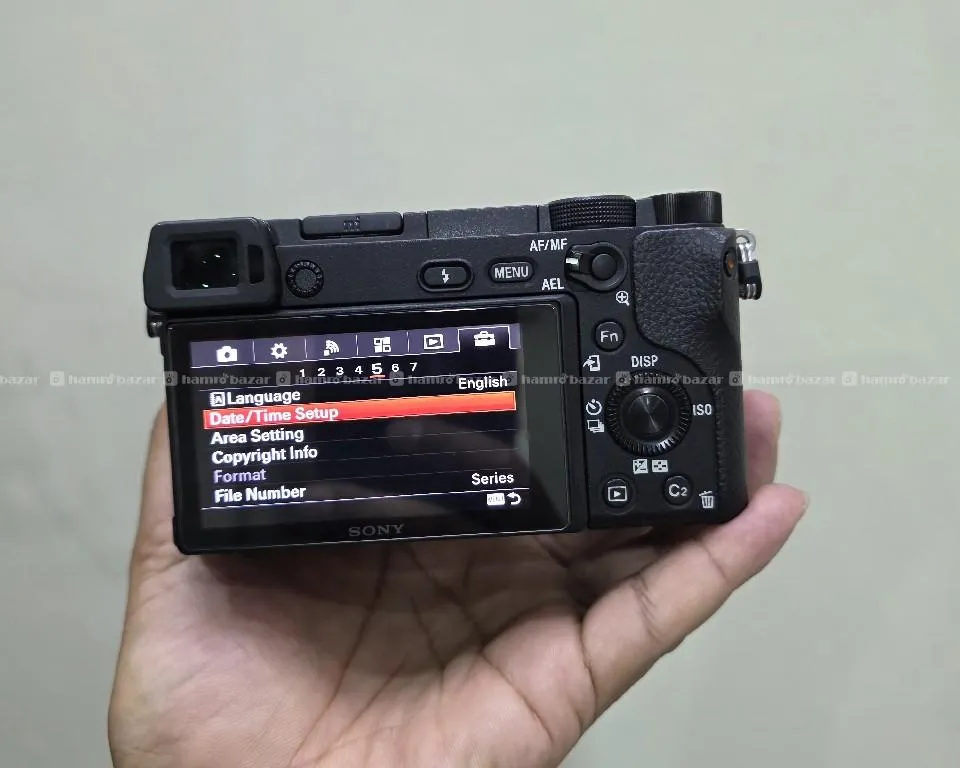 sony a6300 with 16-50 mm Lens 4