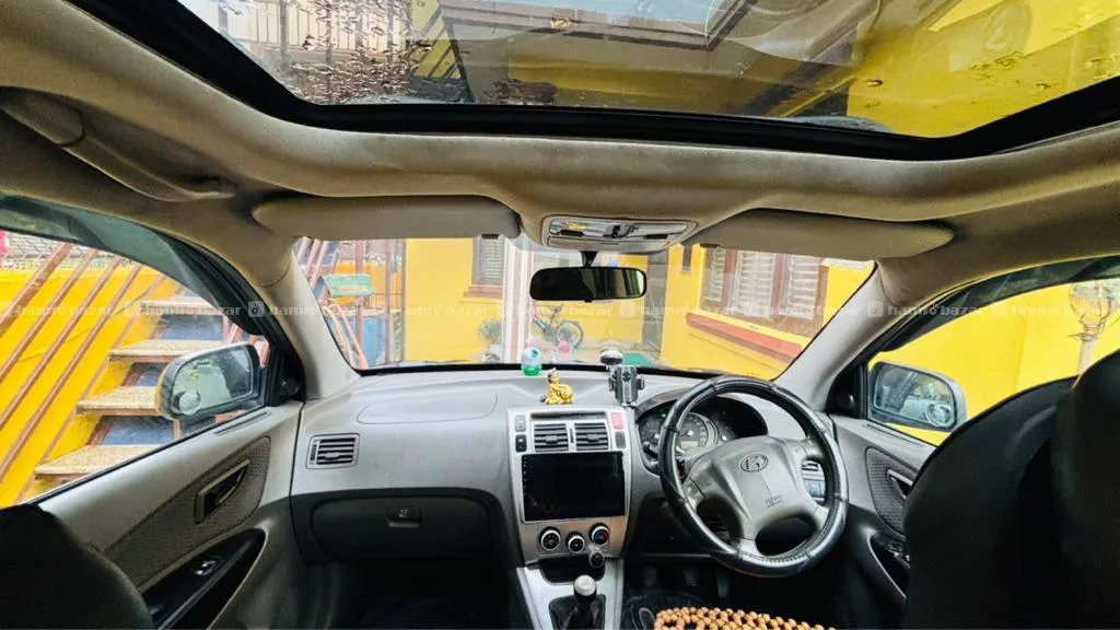 Hyundai Tucson 4WD Sunroof 2