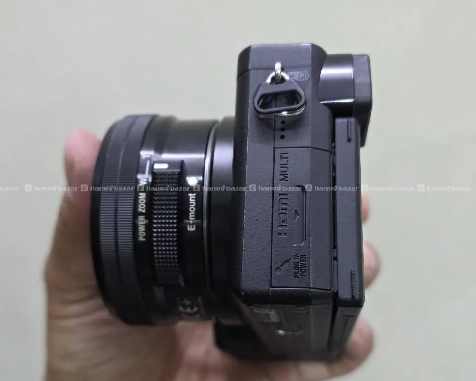 Sony a6300 with 16-50 mm lens 3