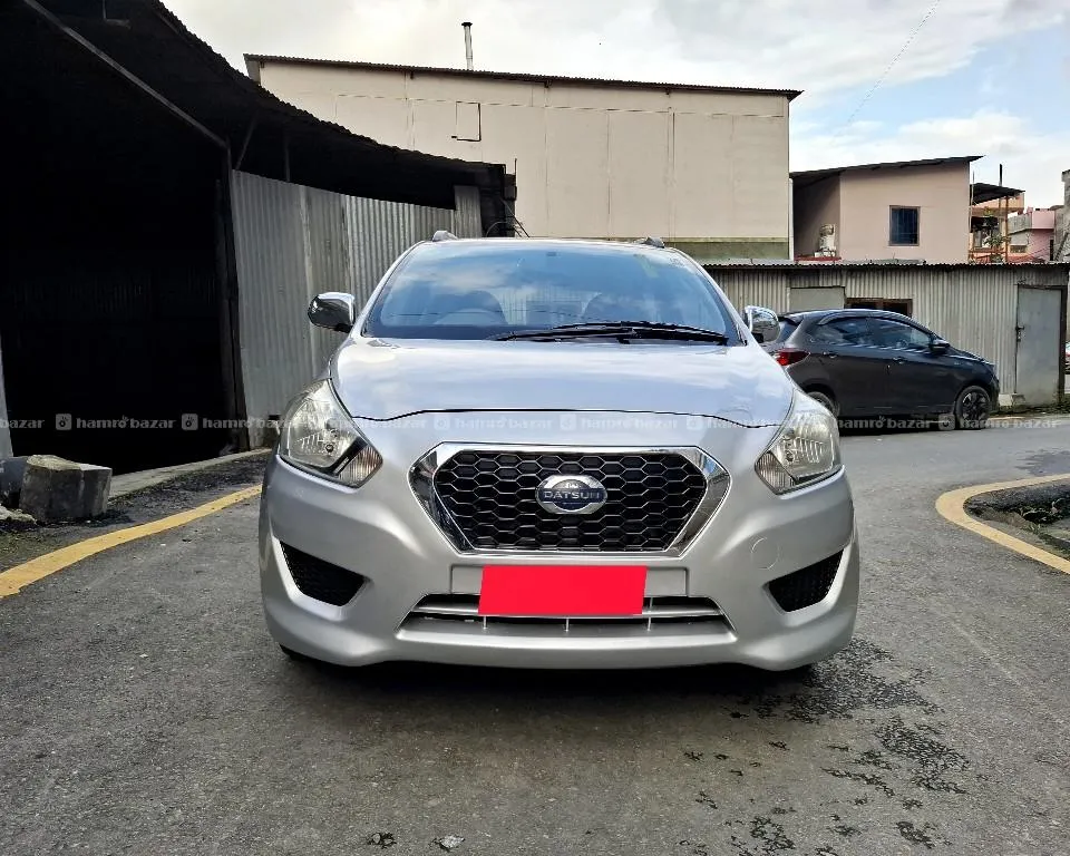 single hand Datsun Go 2014 model 7