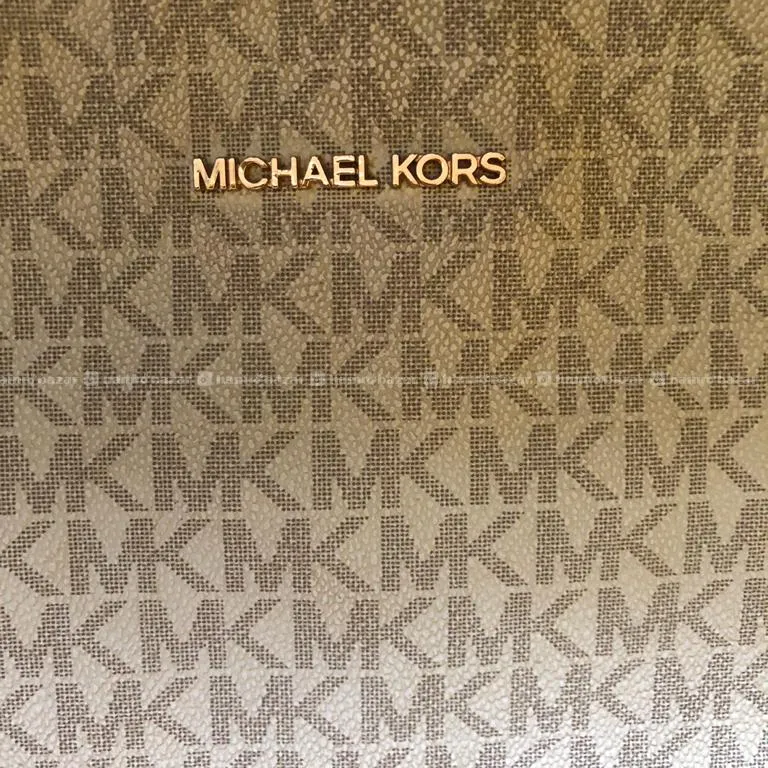 Michael Kors Jet Set Travel Signature Monogram 6