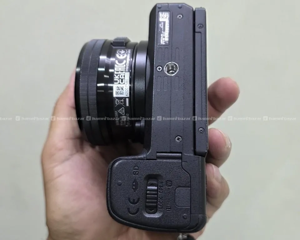 Sony a6300 with 16-50 mm lens 7