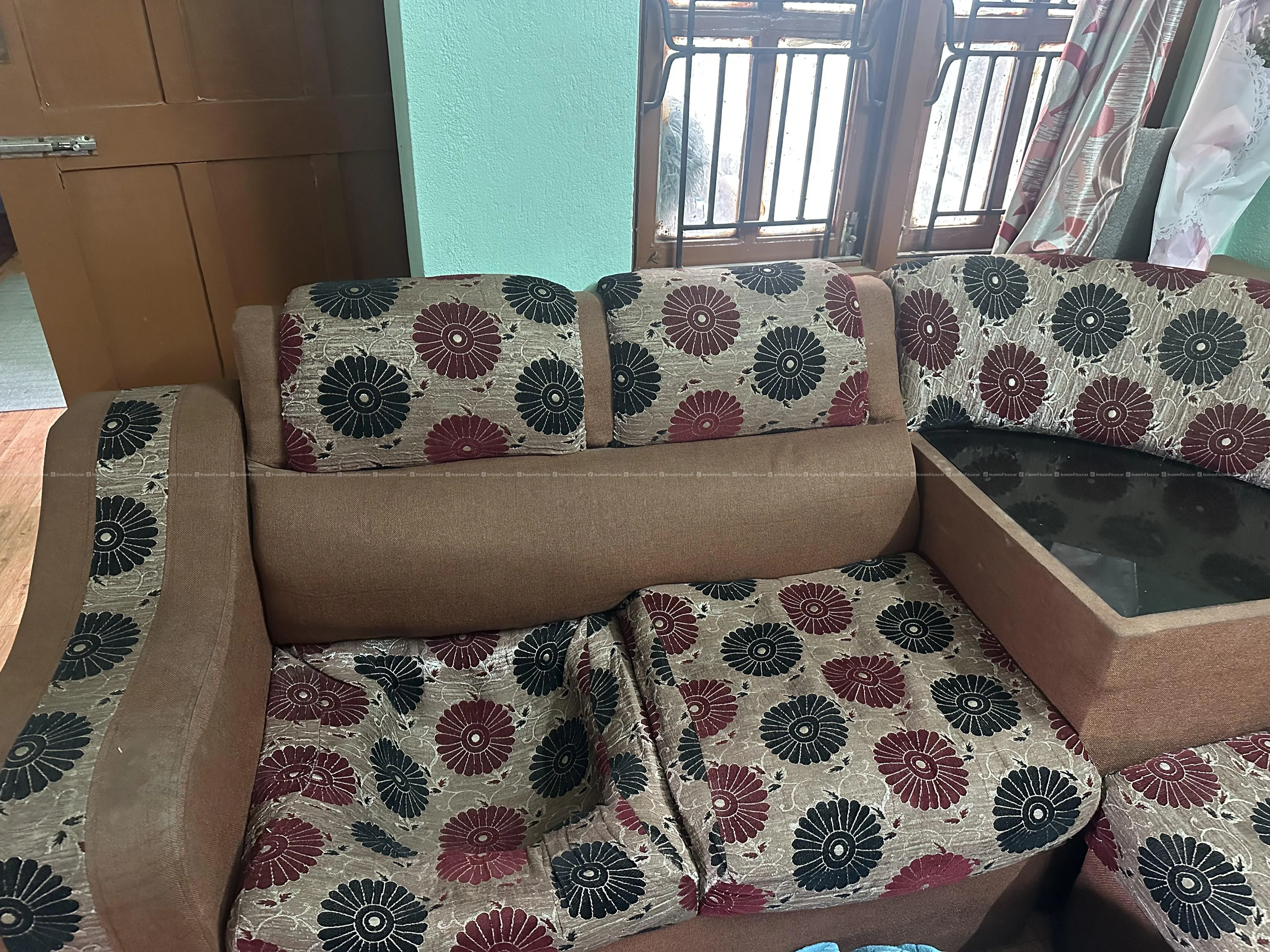 Second hand 5 seater Sofa 3