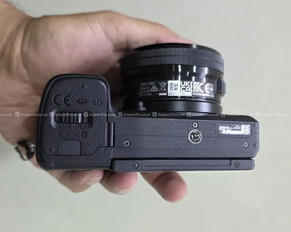 sony a6300 with 16-50 mm Lens 3