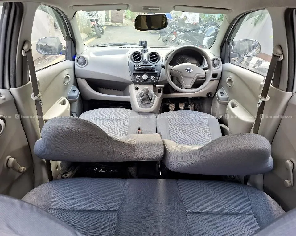 single hand Datsun Go 2014 model 2