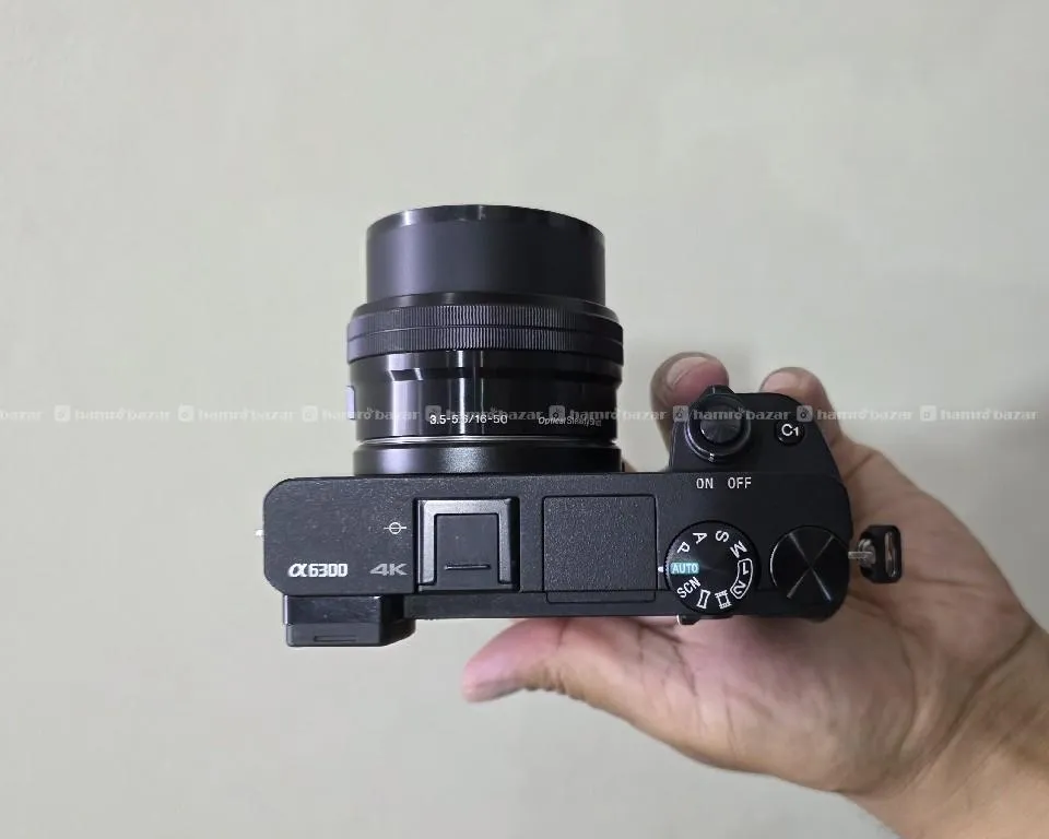 sony a6300 with 16-50 mm Lens 2