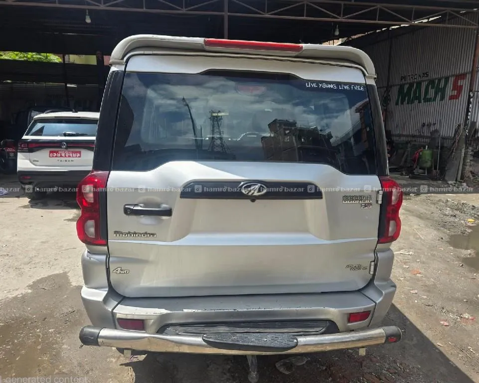 Mahindra Scorpio S5 4