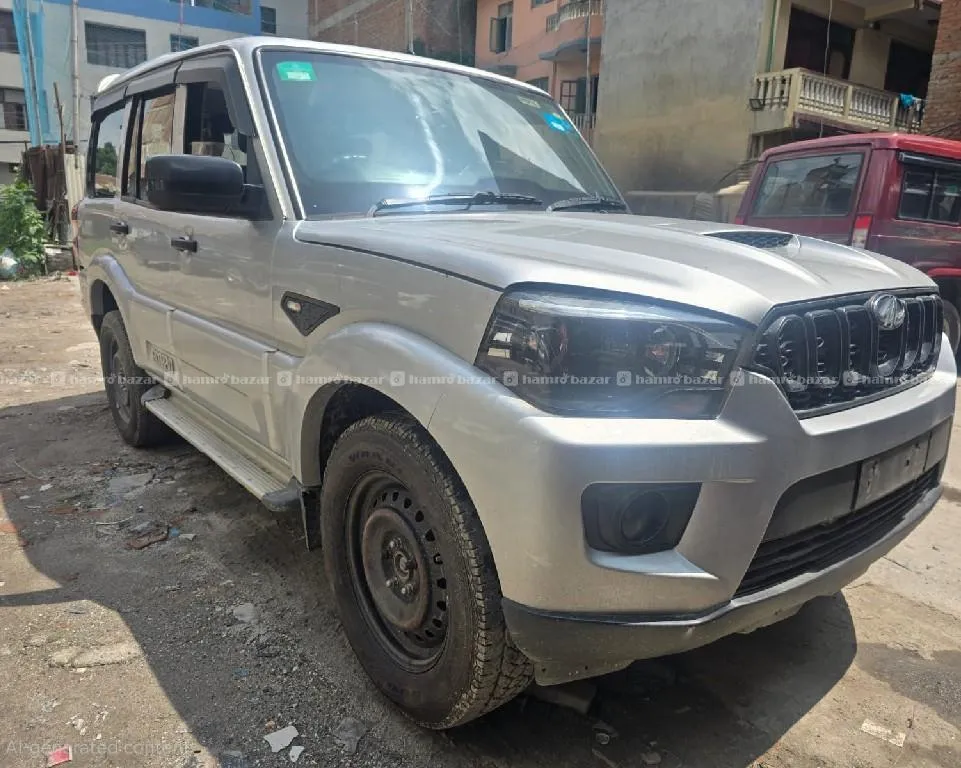 Mahindra Scorpio S5 7