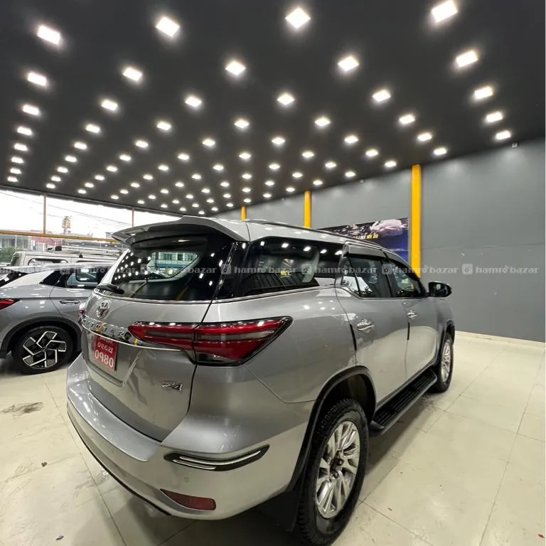 Toyota Fortuner 5