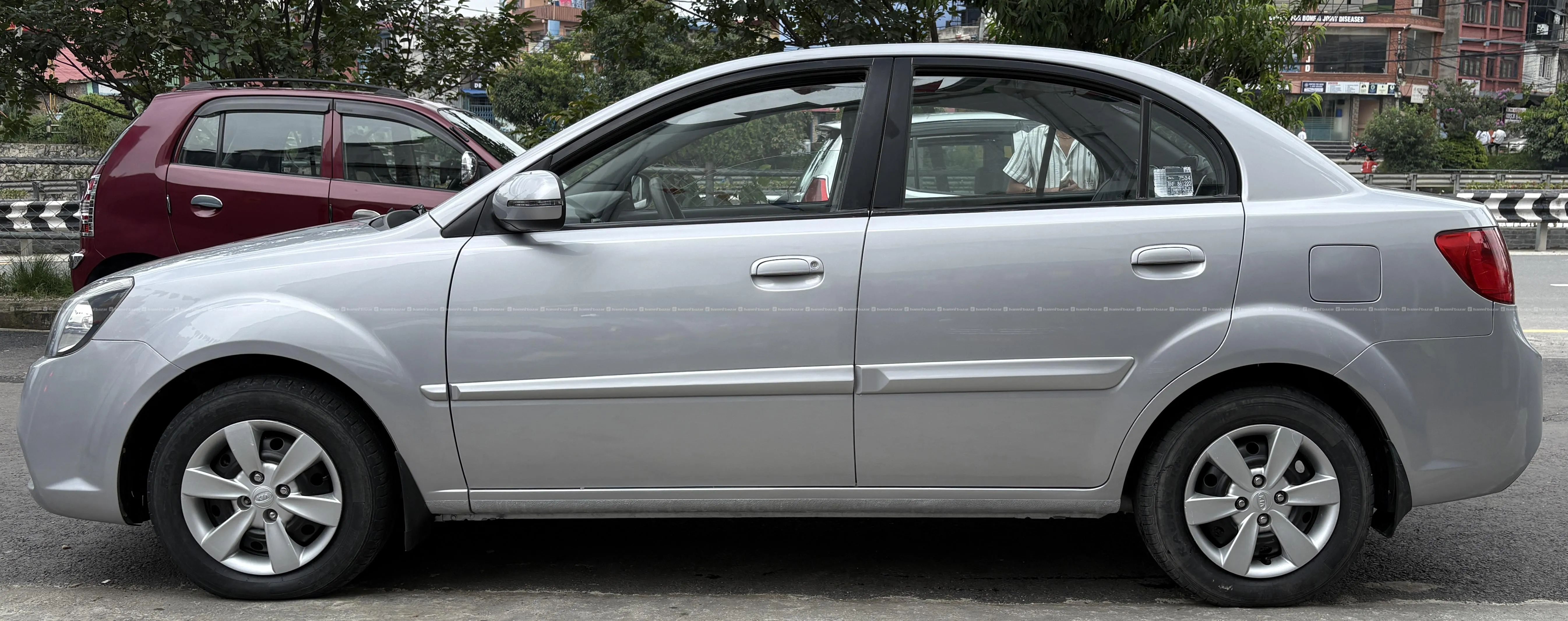 Single handed 2011 model kia rio on sale 2